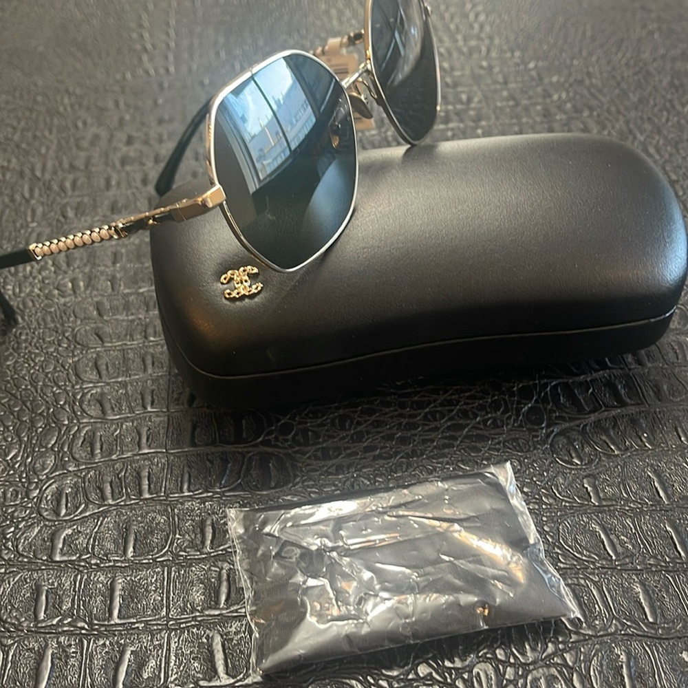 Chanel Sunglasses w/Pearls Square-Gold & Dark Green Polarized #OCH4281QH C468/31